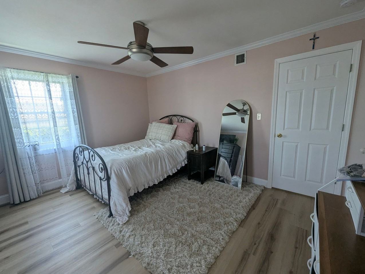 205 Sportsmans Ave - Photo 2 of 8