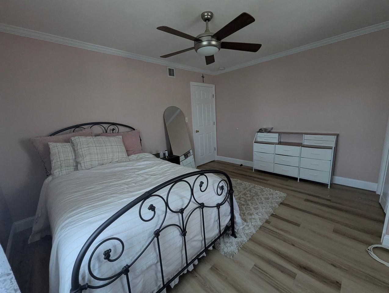 205 Sportsmans Ave - Photo 3 of 8