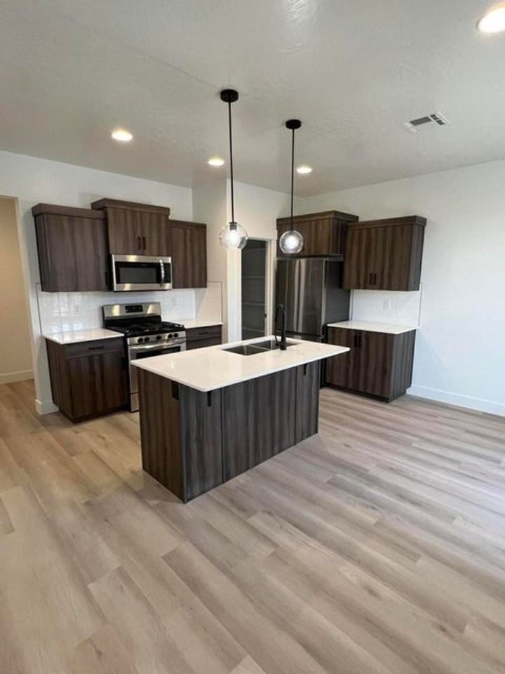 5924 S Aragorn Ln - Photo 3 of 19