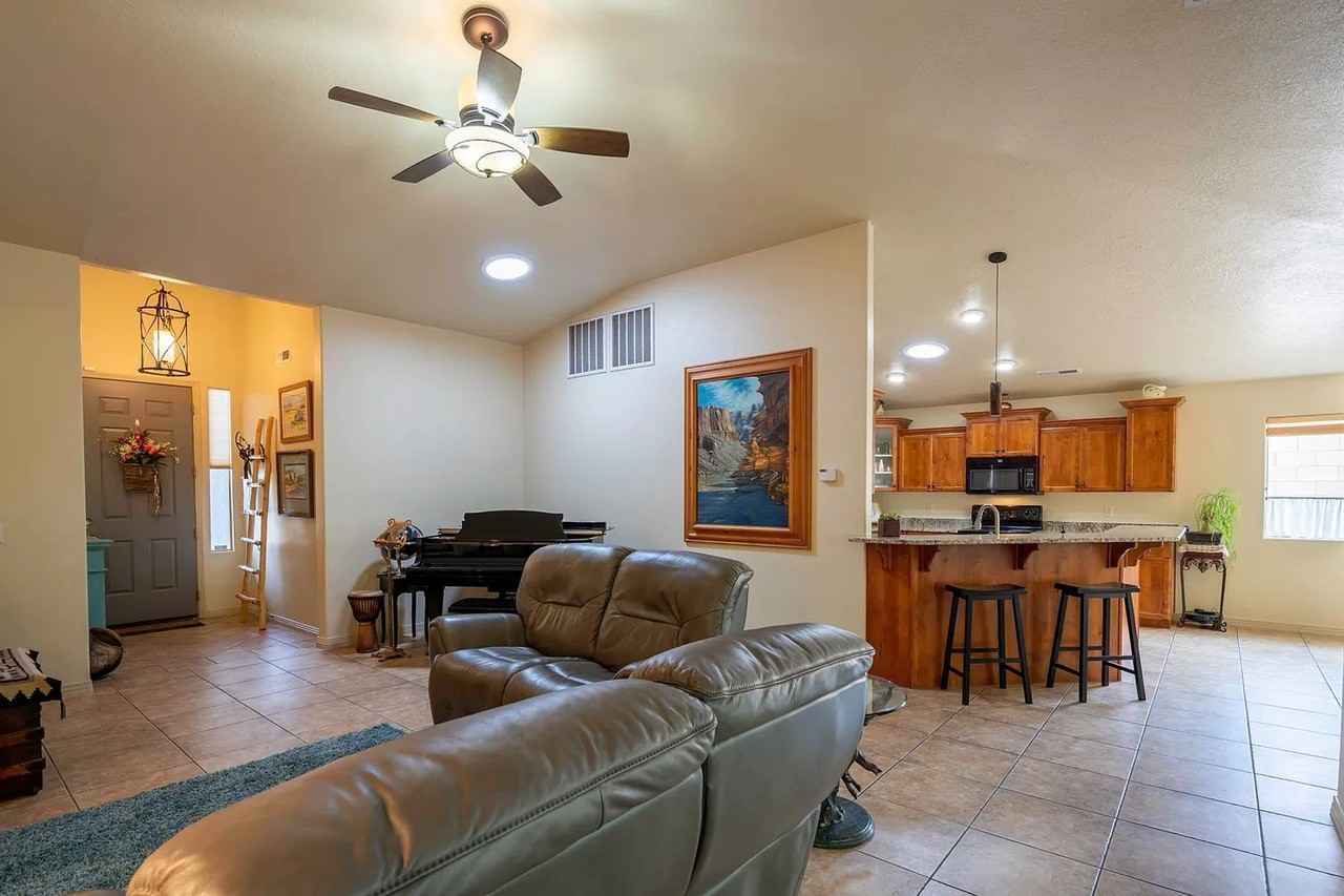 1640 N 2130 W - Photo 5 of 36