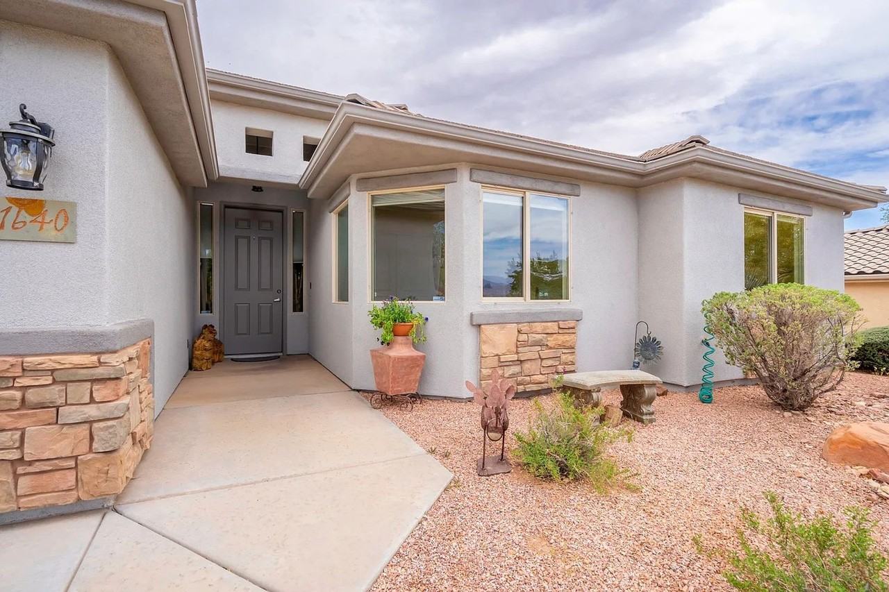 1640 N 2130 W - Photo 6 of 36