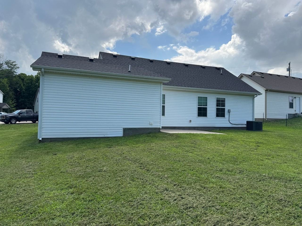 1605 Gambill Wood Dr - Photo 4 of 7