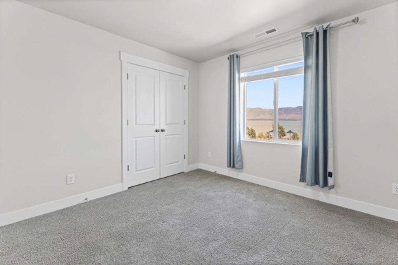 2877 S Greenhead Dr - Photo 5 of 50