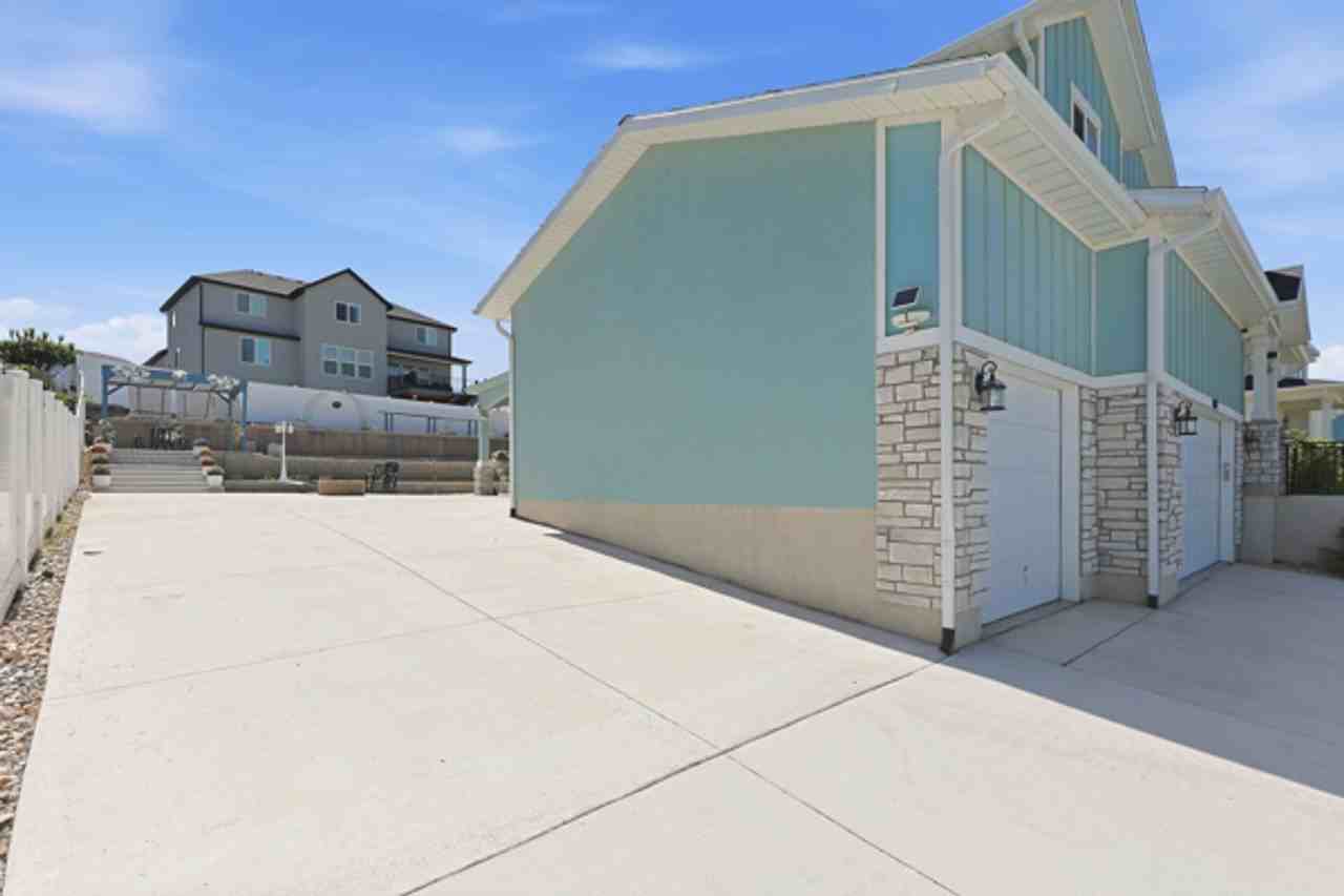 2877 S Greenhead Dr - Photo 5 of 50