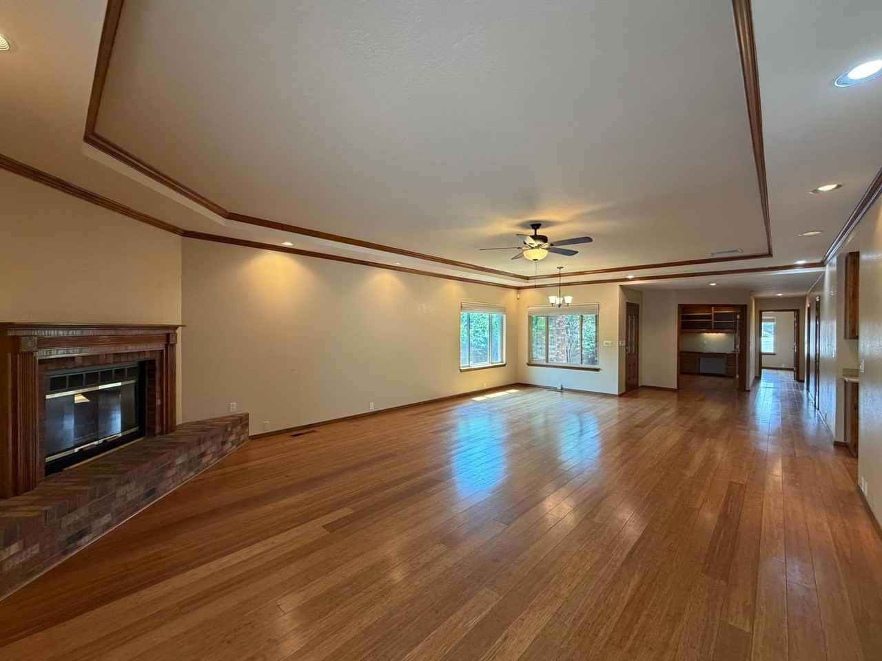 9212 Admiral Lowell Ave Ne - Photo 5 of 21