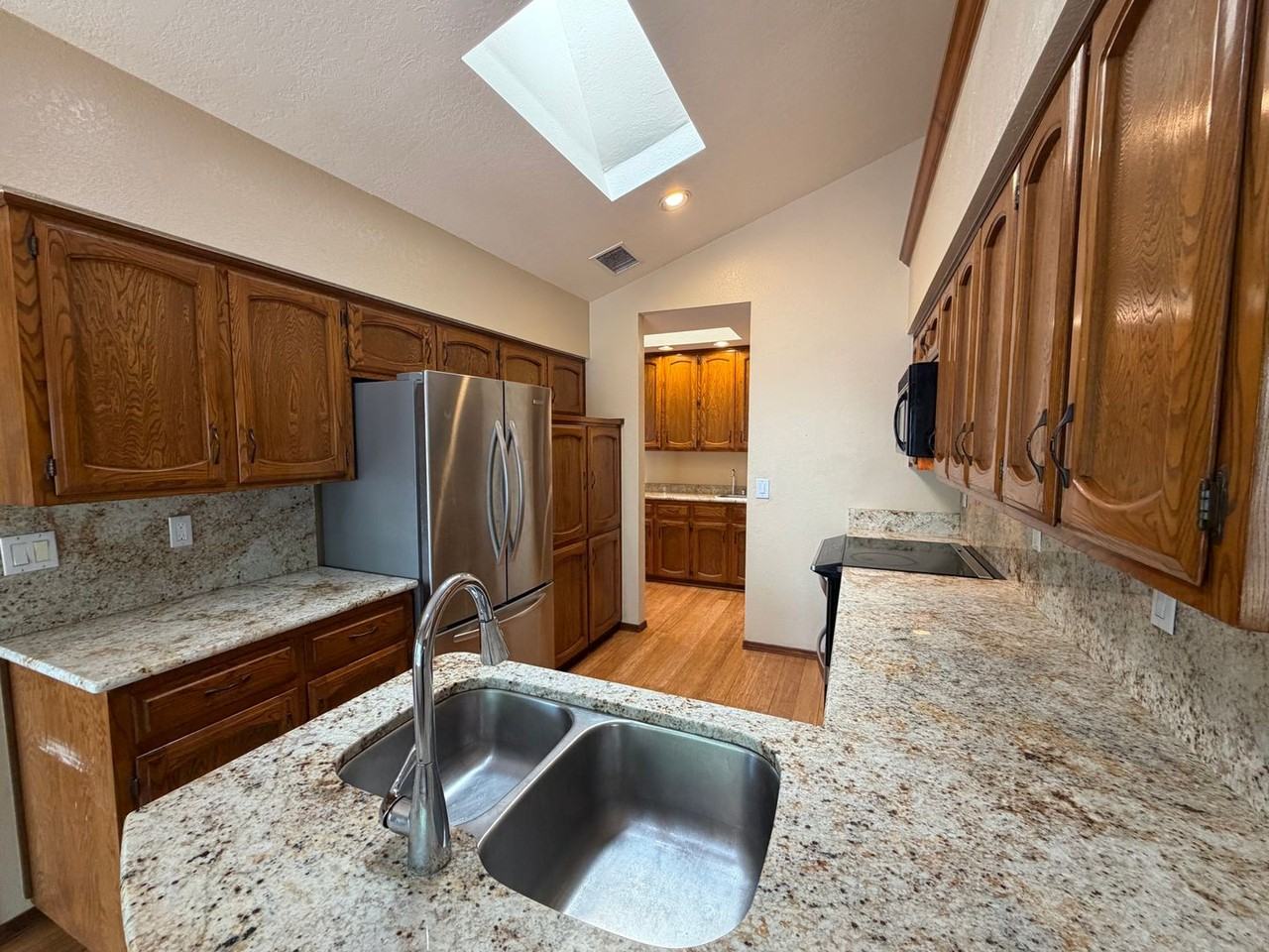 9212 Admiral Lowell Ave Ne - Photo 6 of 21
