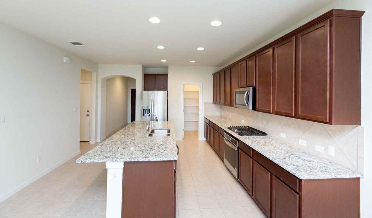 3011 Betony St - Photo 2 of 36