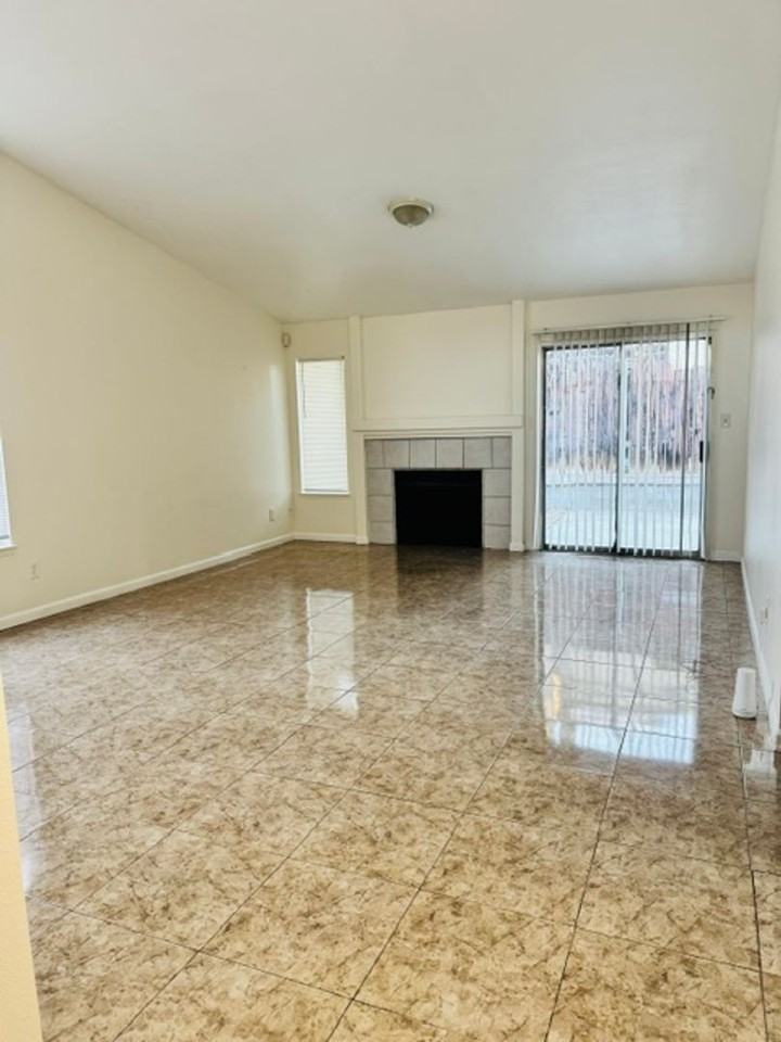 9004 Pine Ridge Way - Photo 3 of 20