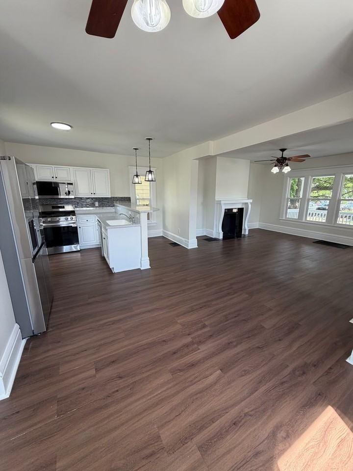 423 Sheldon Ave - Photo 4 of 20