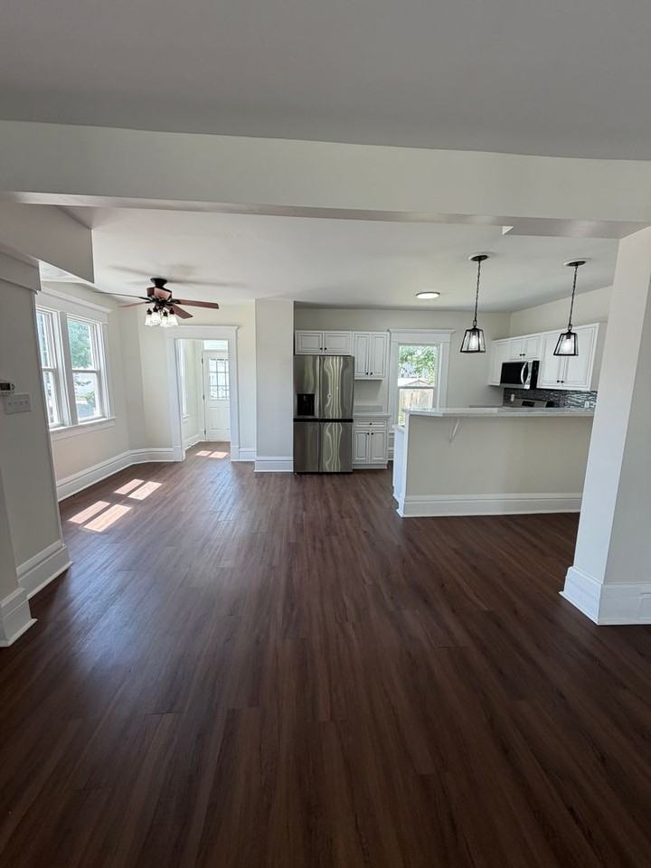 423 Sheldon Ave - Photo 6 of 20