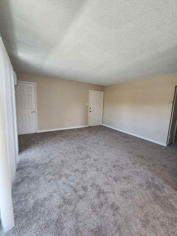 1501 Garcez Dr - Photo 2 of 9
