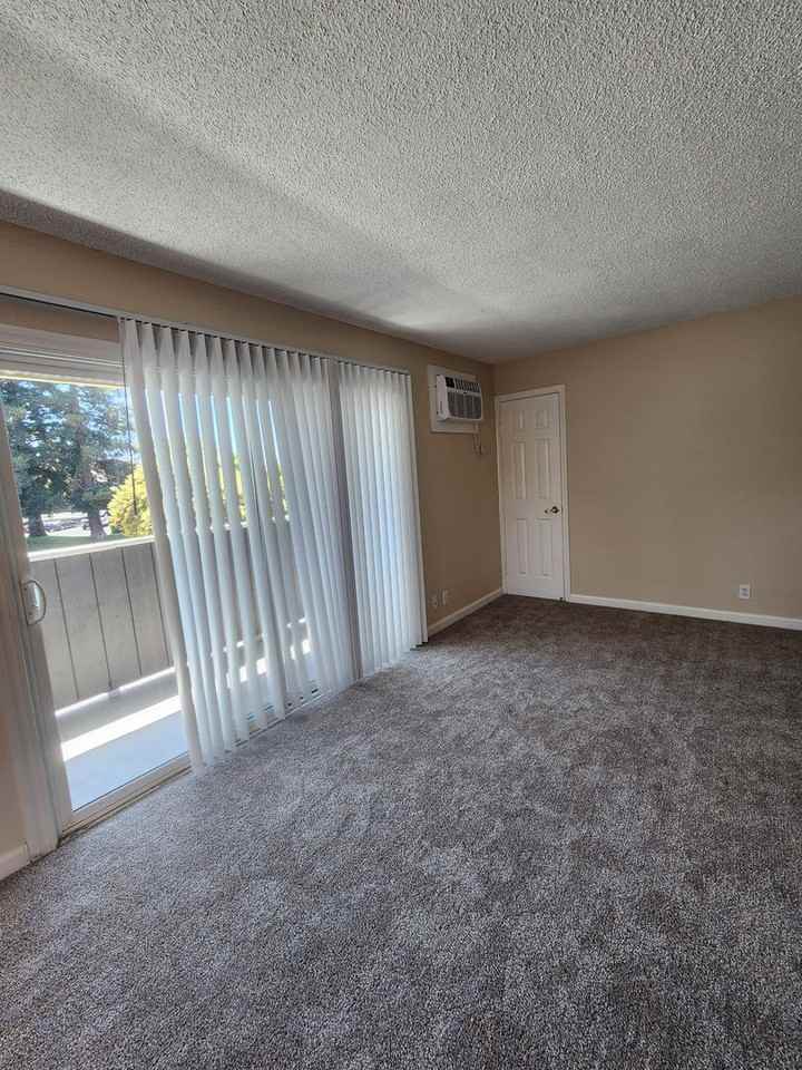 1501 Garcez Dr - Photo 3 of 9