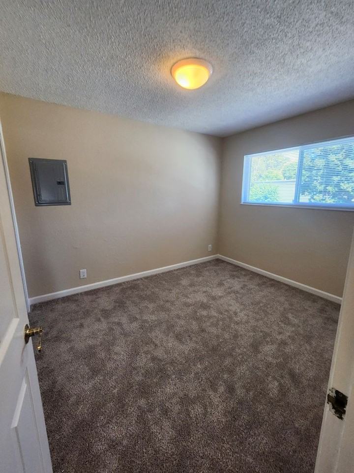 1501 Garcez Dr - Photo 6 of 9