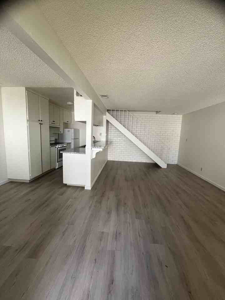 1703 Donner Ave #3