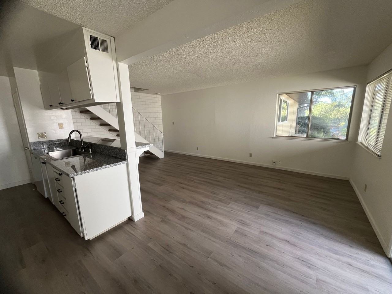 1703 Donner Ave #3 - Photo 4 of 23