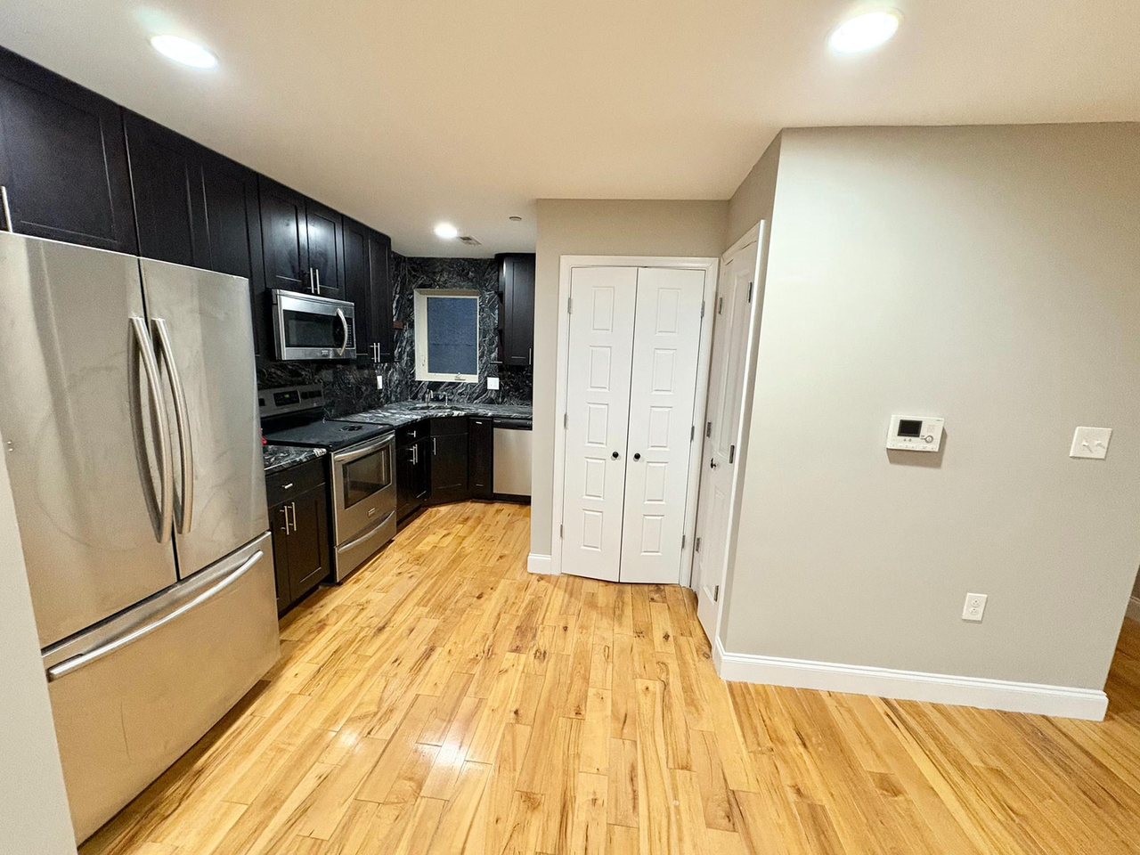 422 N 40th St - Photo 2 of 7