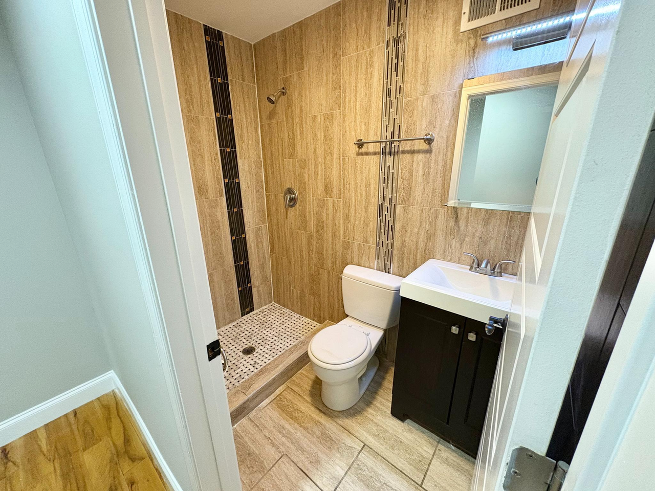 422 N 40th St - Photo 5 of 7