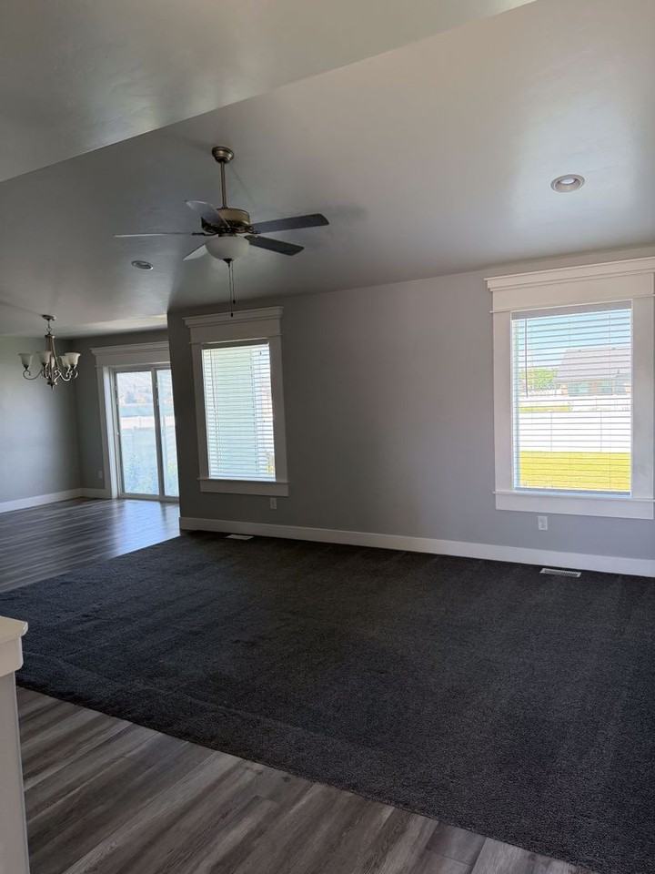 3395 Ventura Ave - Photo 2 of 11