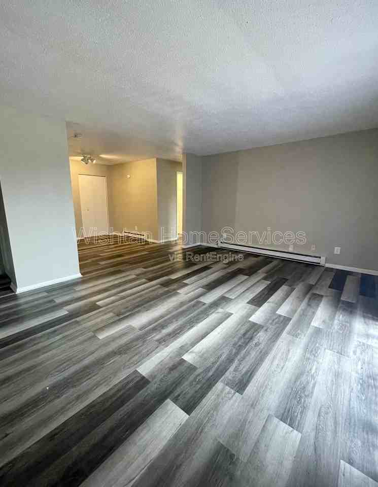 217 N Charleston Blvd #4 - Photo 5 of 17
