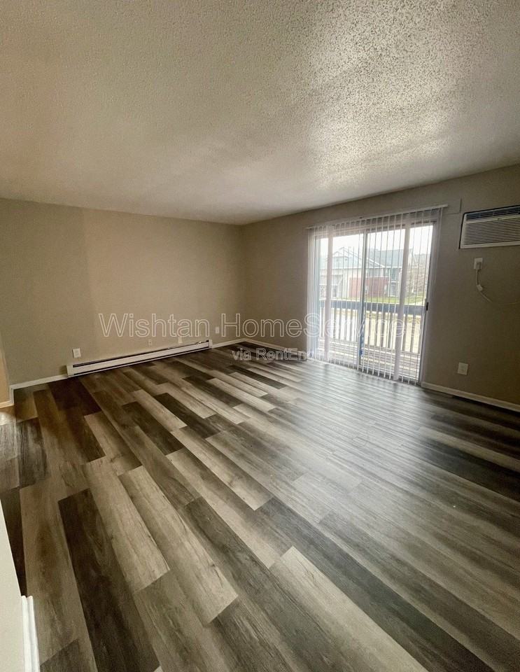 217 N Charleston Blvd #4 - Photo 6 of 17