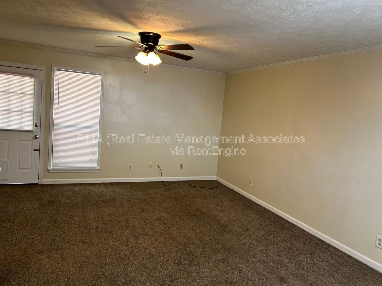 128 Westwind Ct - Photo 2 of 7