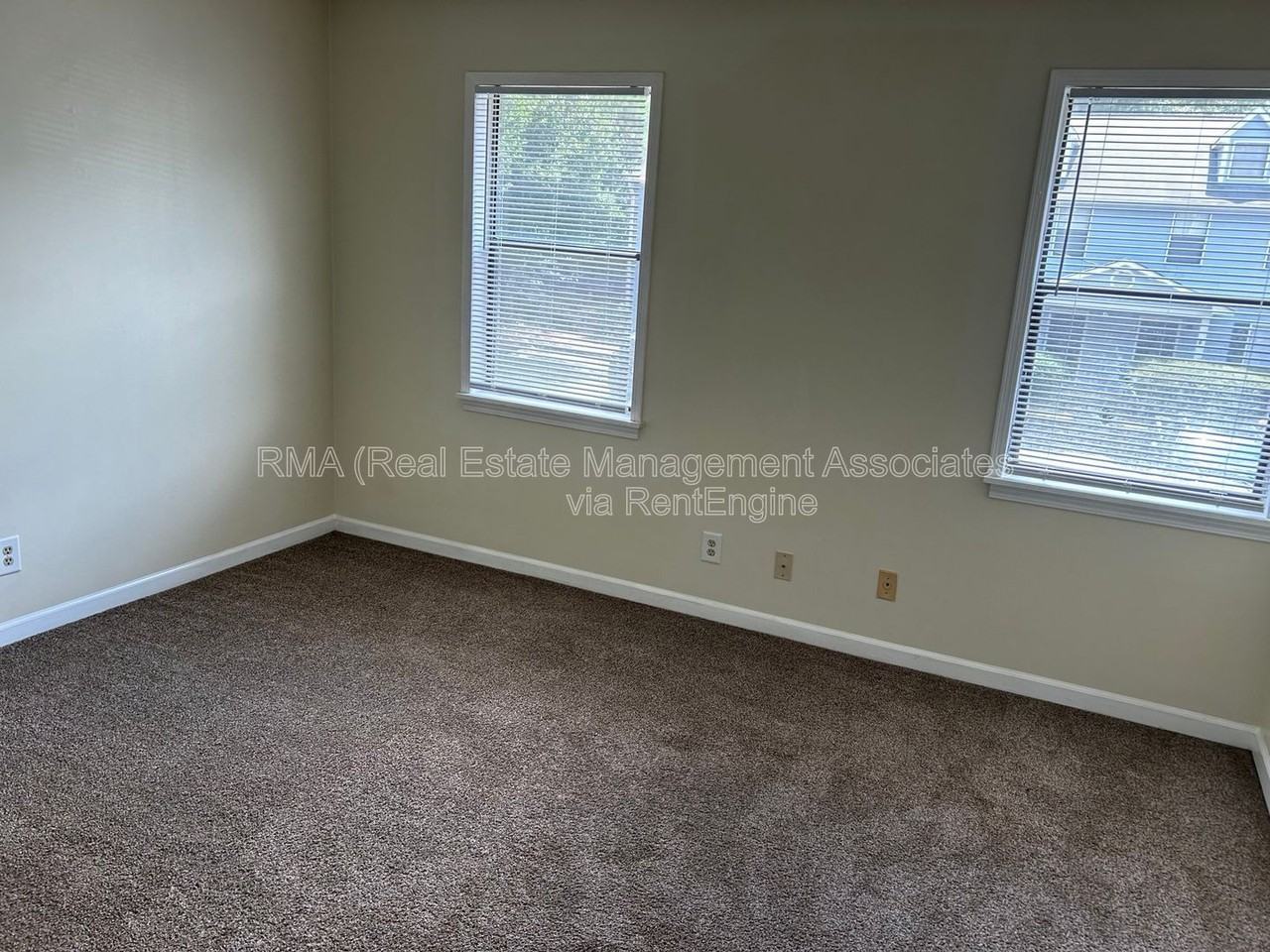 128 Westwind Ct - Photo 5 of 7
