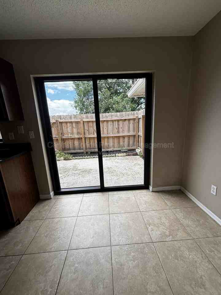 1627 Long Ridge Ct #1 - Photo 3 of 23