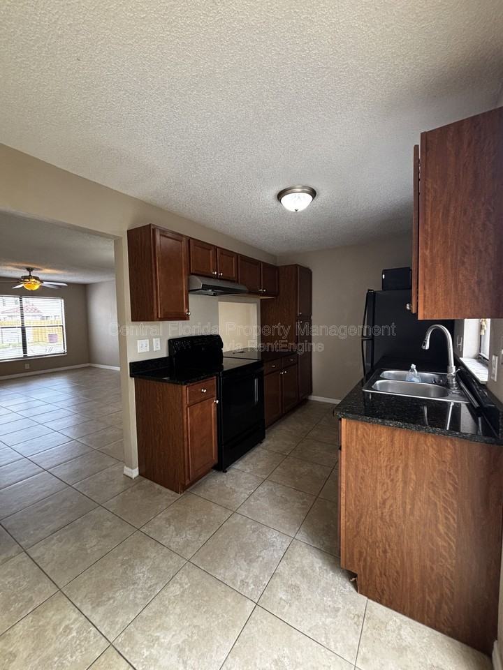 1627 Long Ridge Ct #1 - Photo 6 of 23