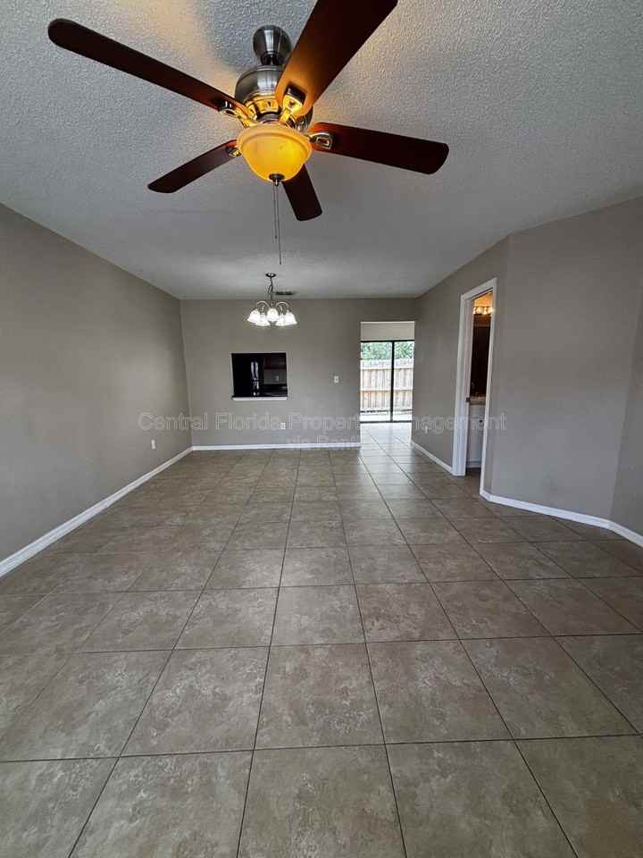 1627 Long Ridge Ct #1 - Photo 7 of 23
