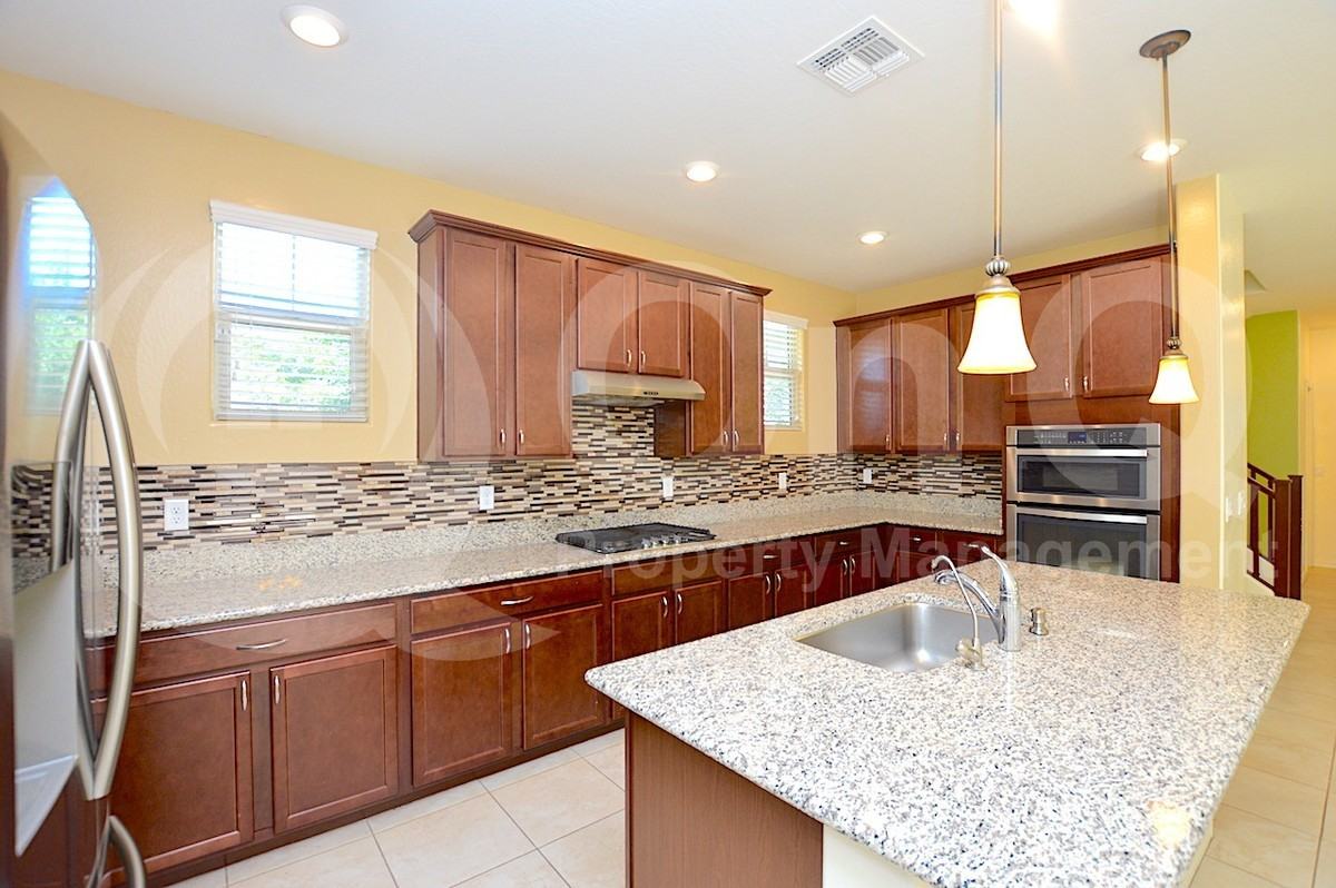 145 E Bluejay Dr - Photo 3 of 27