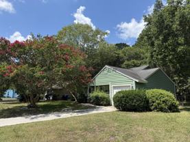 1047 Oakcrest Dr - Photo 1 of 1