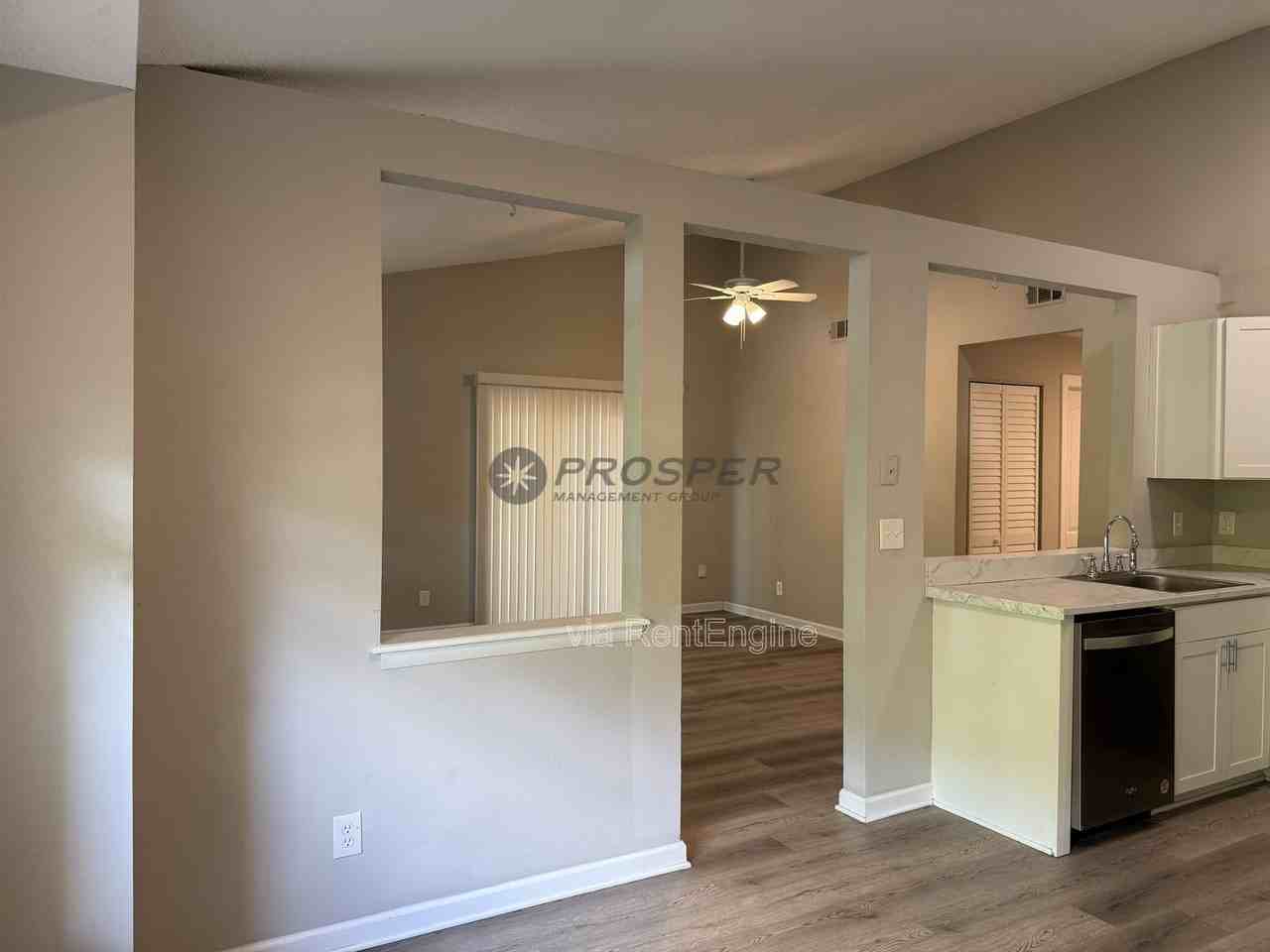 1047 Oakcrest Dr - Photo 6 of 28