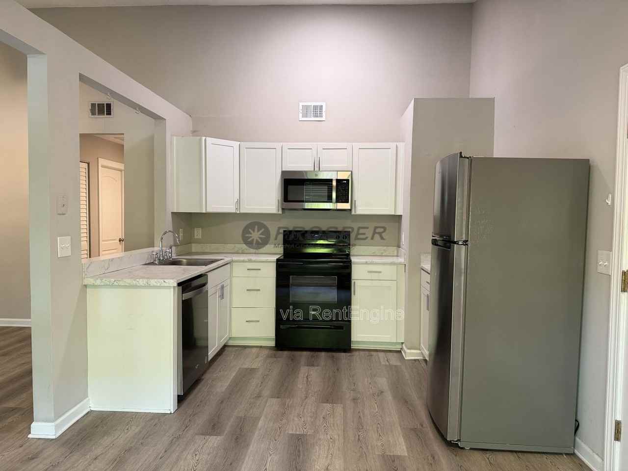1047 Oakcrest Dr - Photo 7 of 28