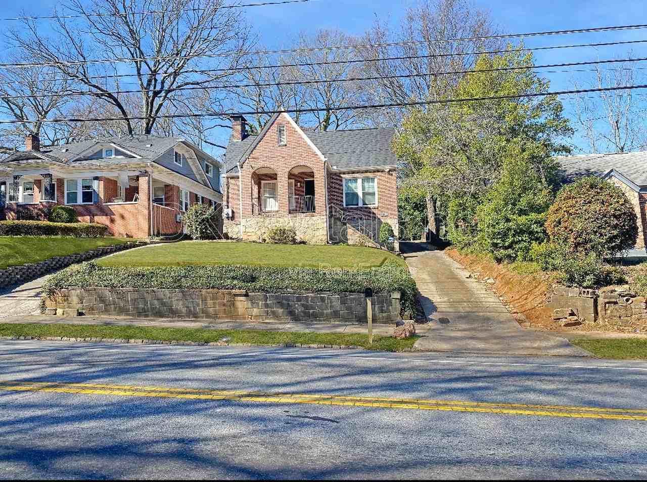 1739 Sylvan Rd Sw - Photo 2 of 31