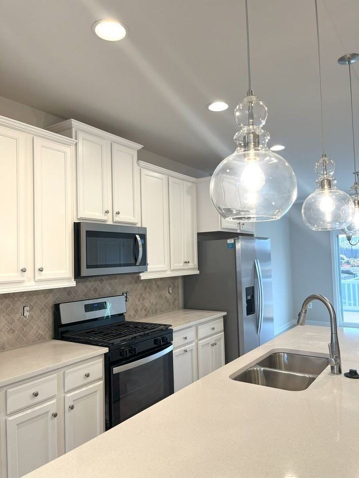 8807 Merriweather Ln - Photo 5 of 26