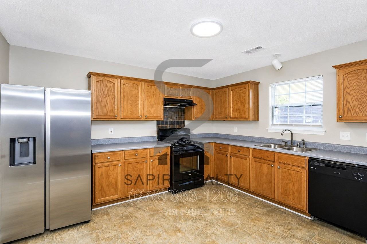 5868 Amerson Ln - Photo 5 of 19