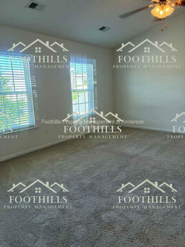 31 Ravencrest Dr - Photo 4 of 23