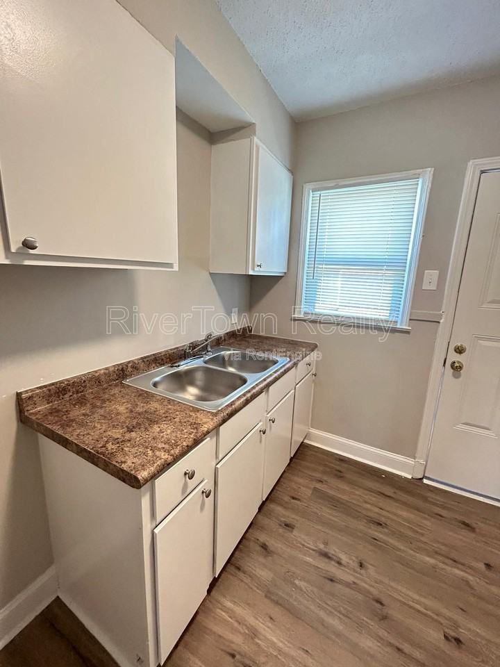 2144 Henry Cir - Photo 6 of 8