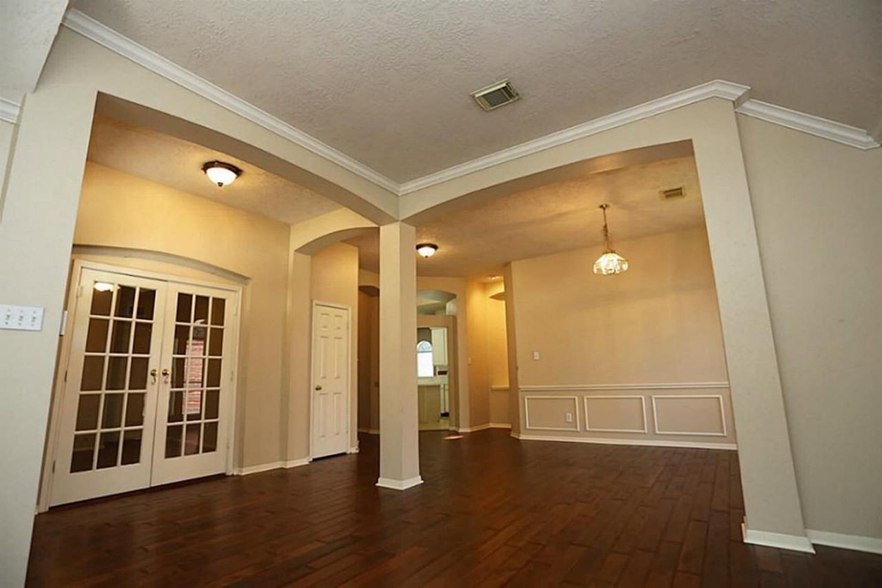 1718 Calmar Dr - Photo 3 of 26