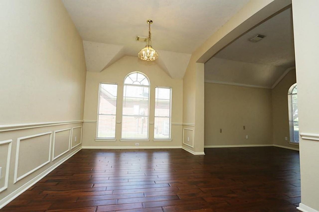 1718 Calmar Dr - Photo 4 of 26