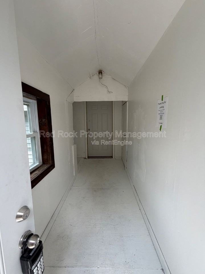 320 Highland Ave - Photo 2 of 22