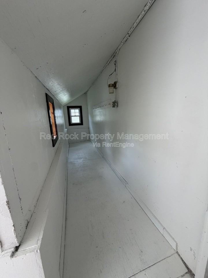 320 Highland Ave - Photo 3 of 22
