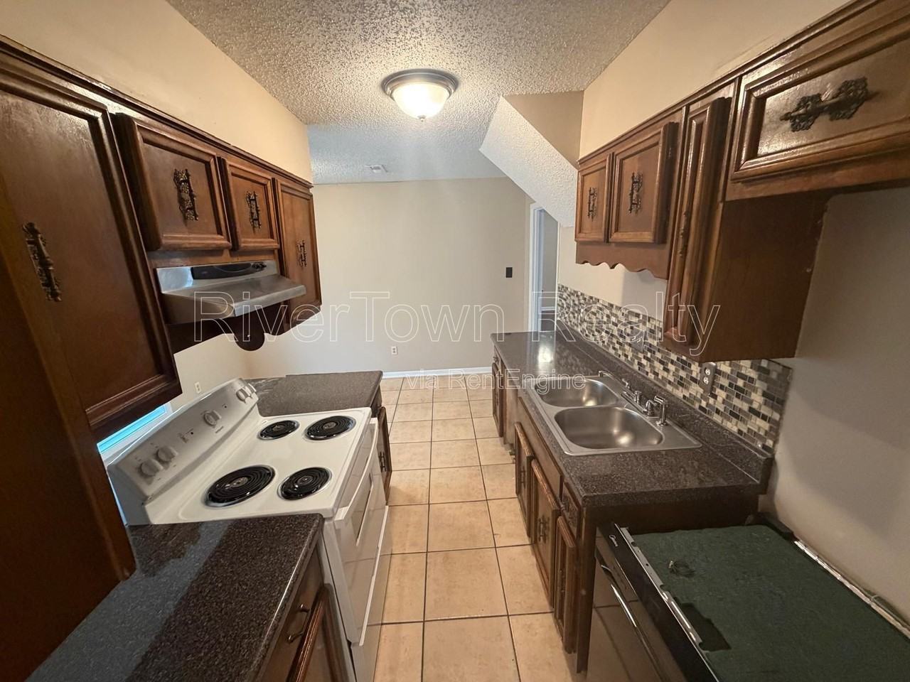 5303 Sunray Dr - Photo 6 of 13
