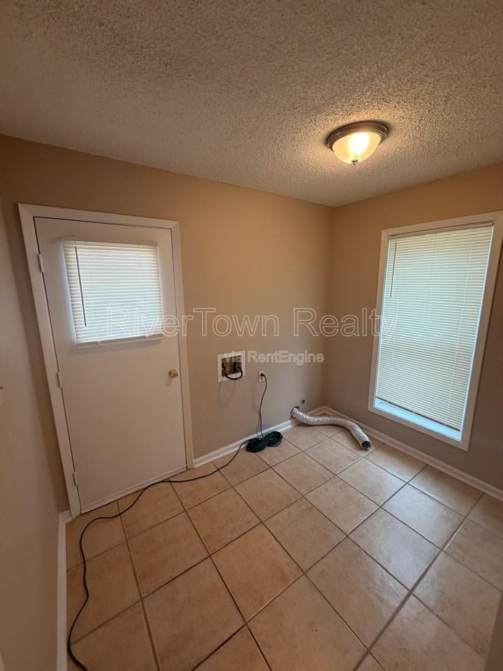 5303 Sunray Dr - Photo 7 of 13