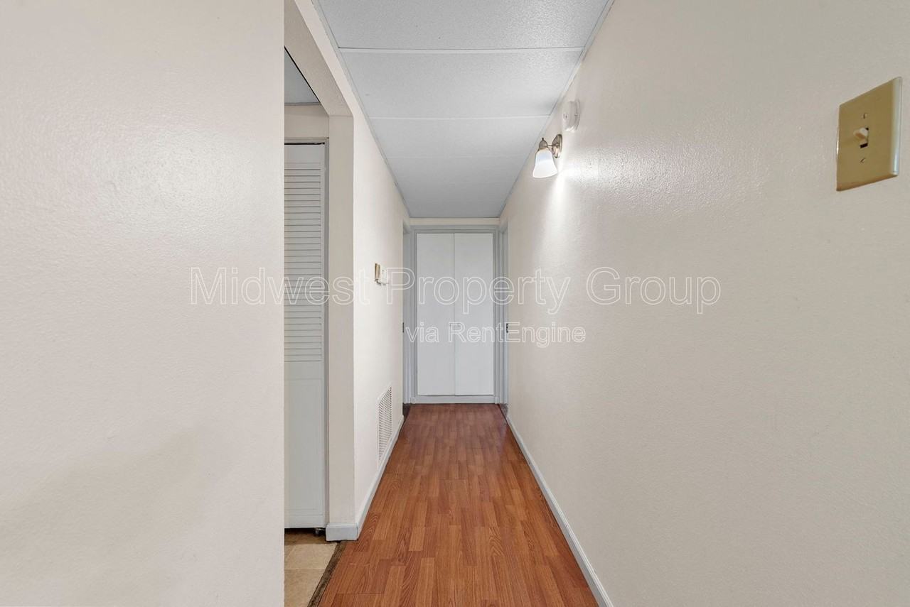 800 Bobbins Ln - Photo 7 of 17