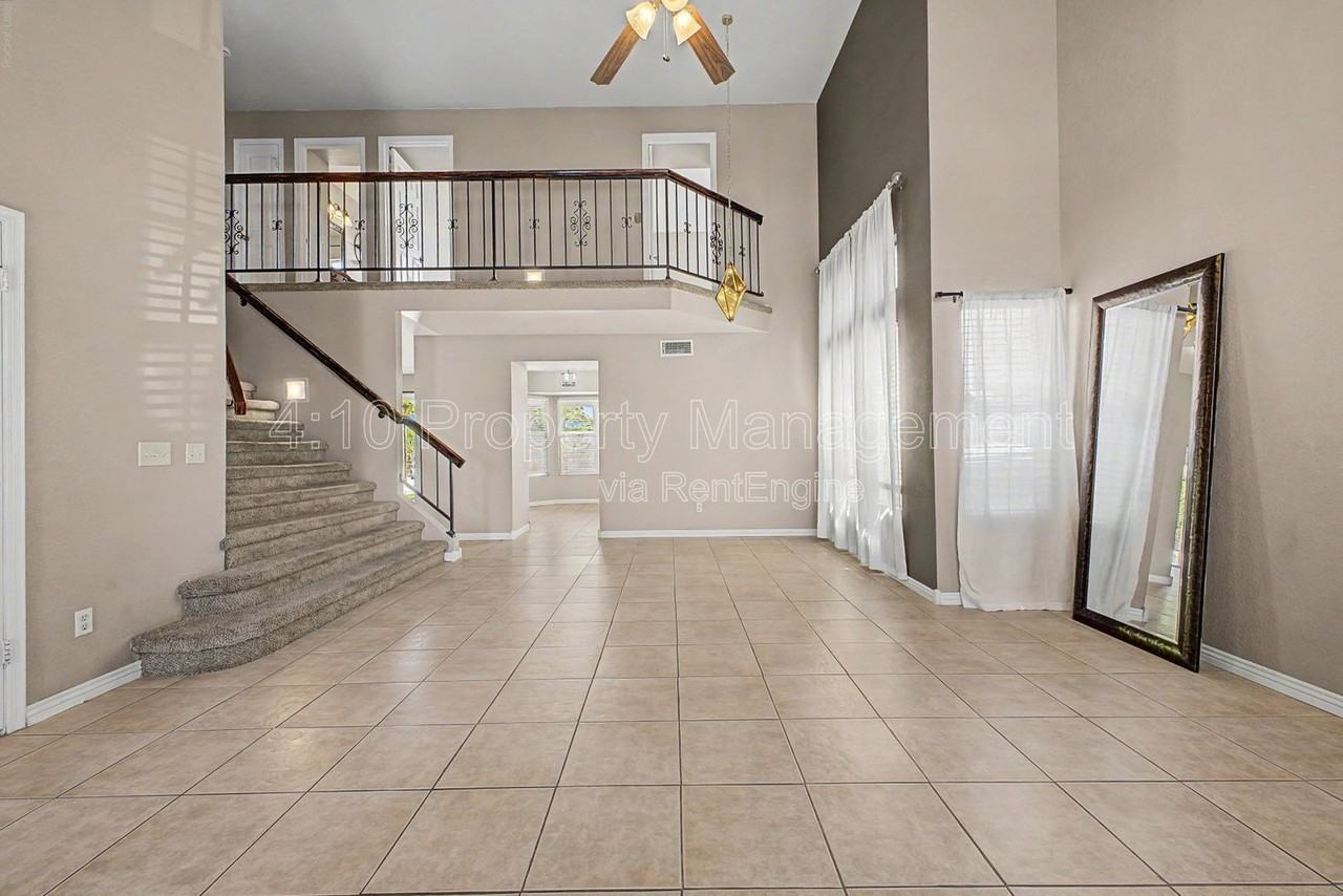 3236 E Hiddenview Dr - Photo 7 of 40