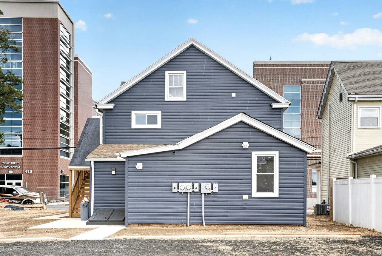 428 South Governors Avenue, Unit C - 2Bed/2Bath - Photo 2 of 30