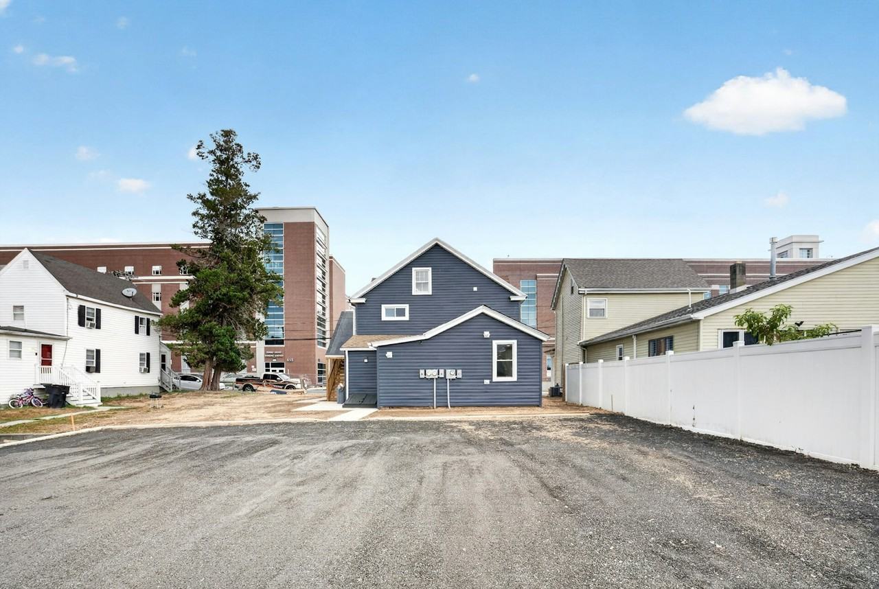 428 South Governors Avenue, Unit C - 2Bed/2Bath - Photo 3 of 30