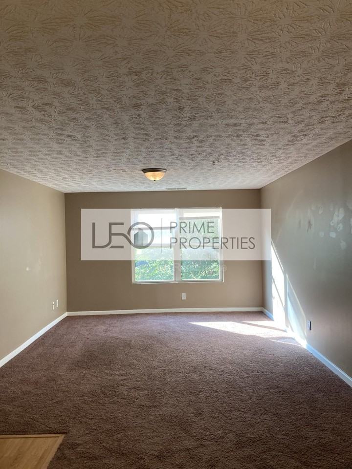 7201 Fairington Ridge Cir - Photo 3 of 12