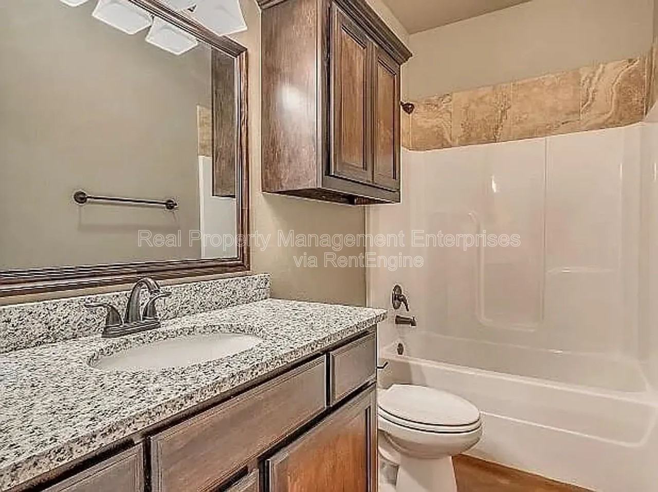 1846 Cypress Ln - Photo 5 of 8